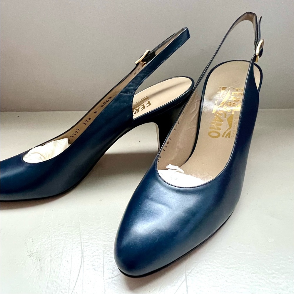Salvatore Ferragamo Navy Blue Leather Slingback Ladies 8AAAA Shoes, Never worn